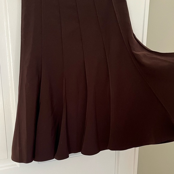Vintage Kareal Paris Brown Pintucked Swing Skirt
Made in France Womens size 6 - Picture 4 of 13